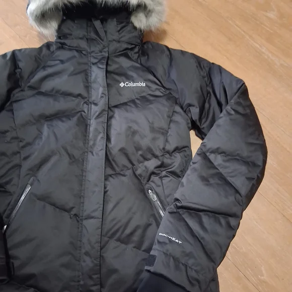 Columbia Black Quilted Hooded Jacket with White Logo - Picture 4 of 7